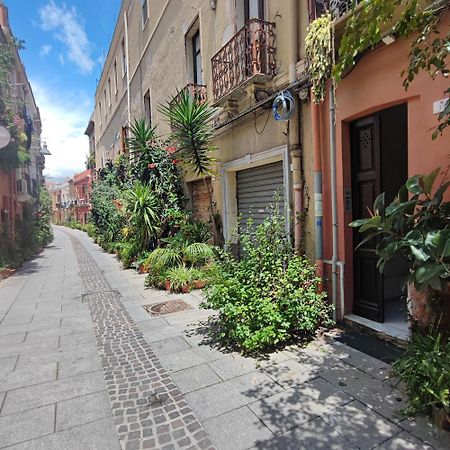 La Casetta Nel Centro Cagliari Luaran gambar
