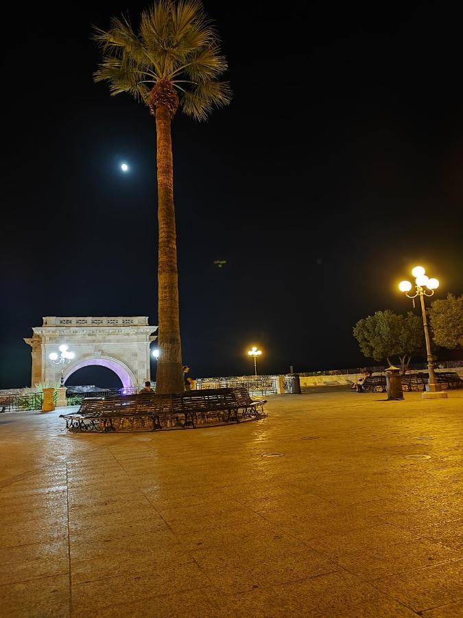 La Casetta Nel Centro Cagliari Luaran gambar